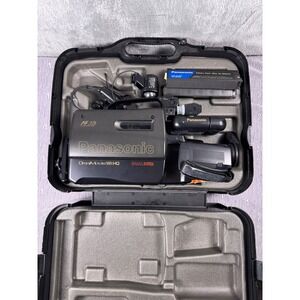 Panasonic OmniMovie VHS HQ Dual Camera System Camcorder PV-BP88 Batteries Case